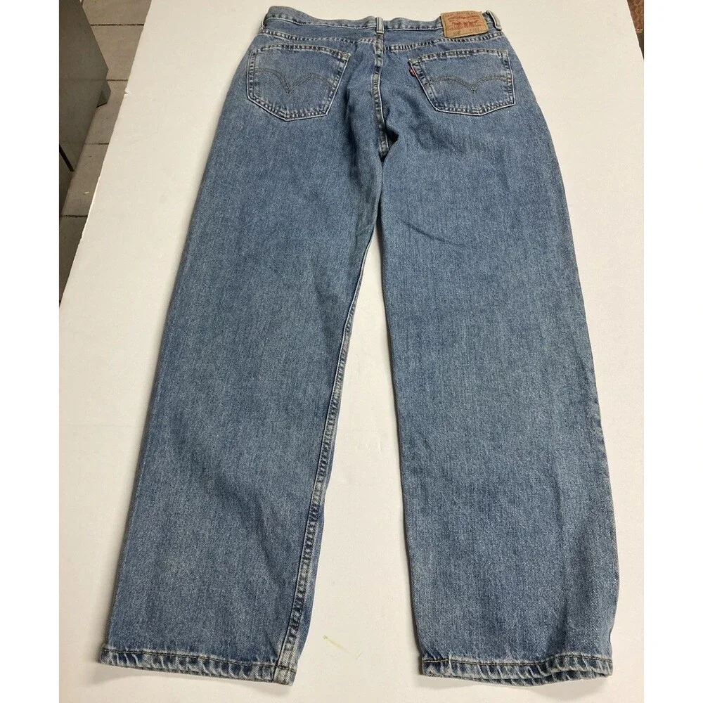 Levi’s Men’s Relaxed Fit Straight Medium Wash Blue Denim Cotton Jeans 5-Pocket